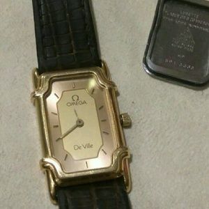 Ladies vintage Omega DeVille Quartz 1450